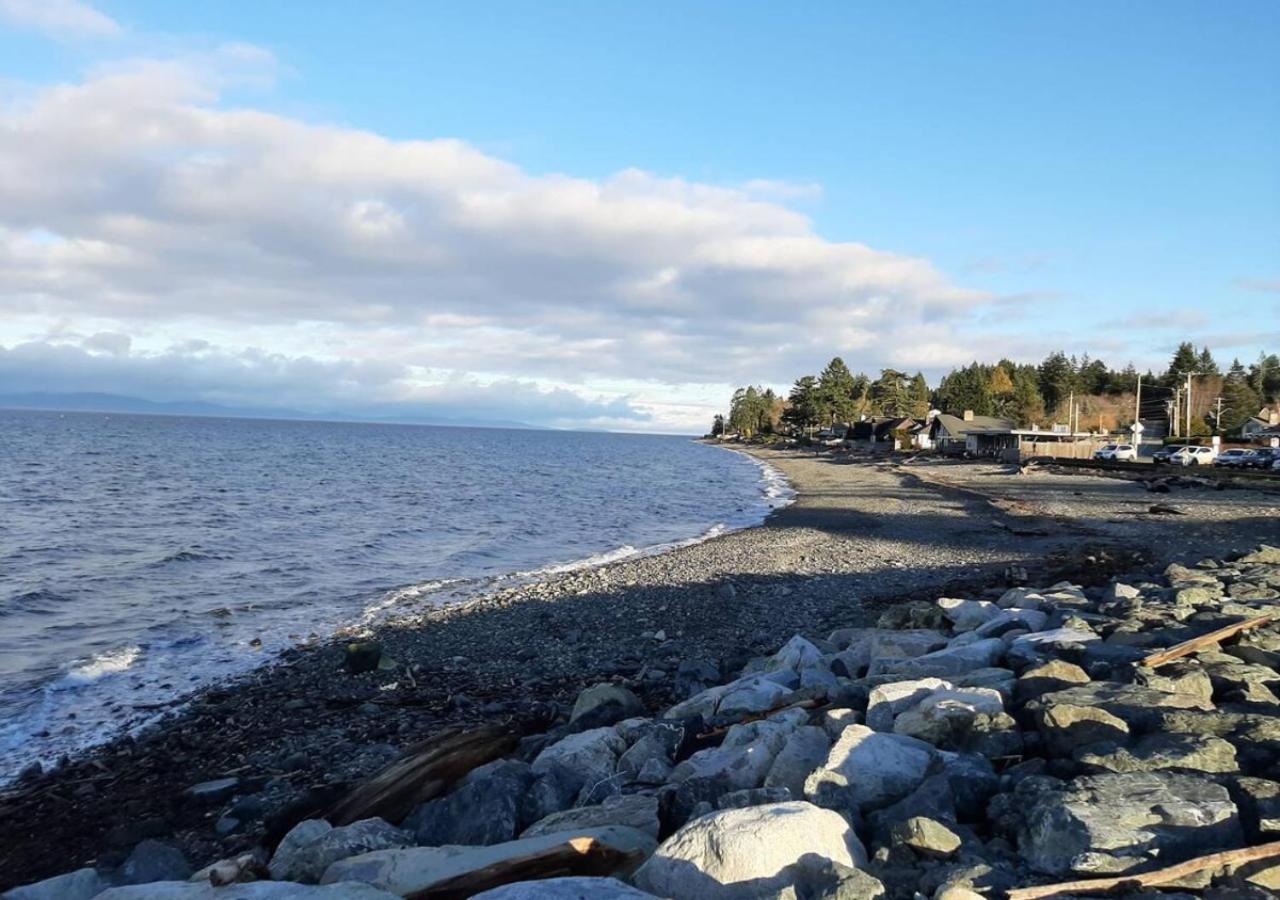 Oceanside Manor - Golf Course View Bed & Breakfast Qualicum Beach Exterior photo